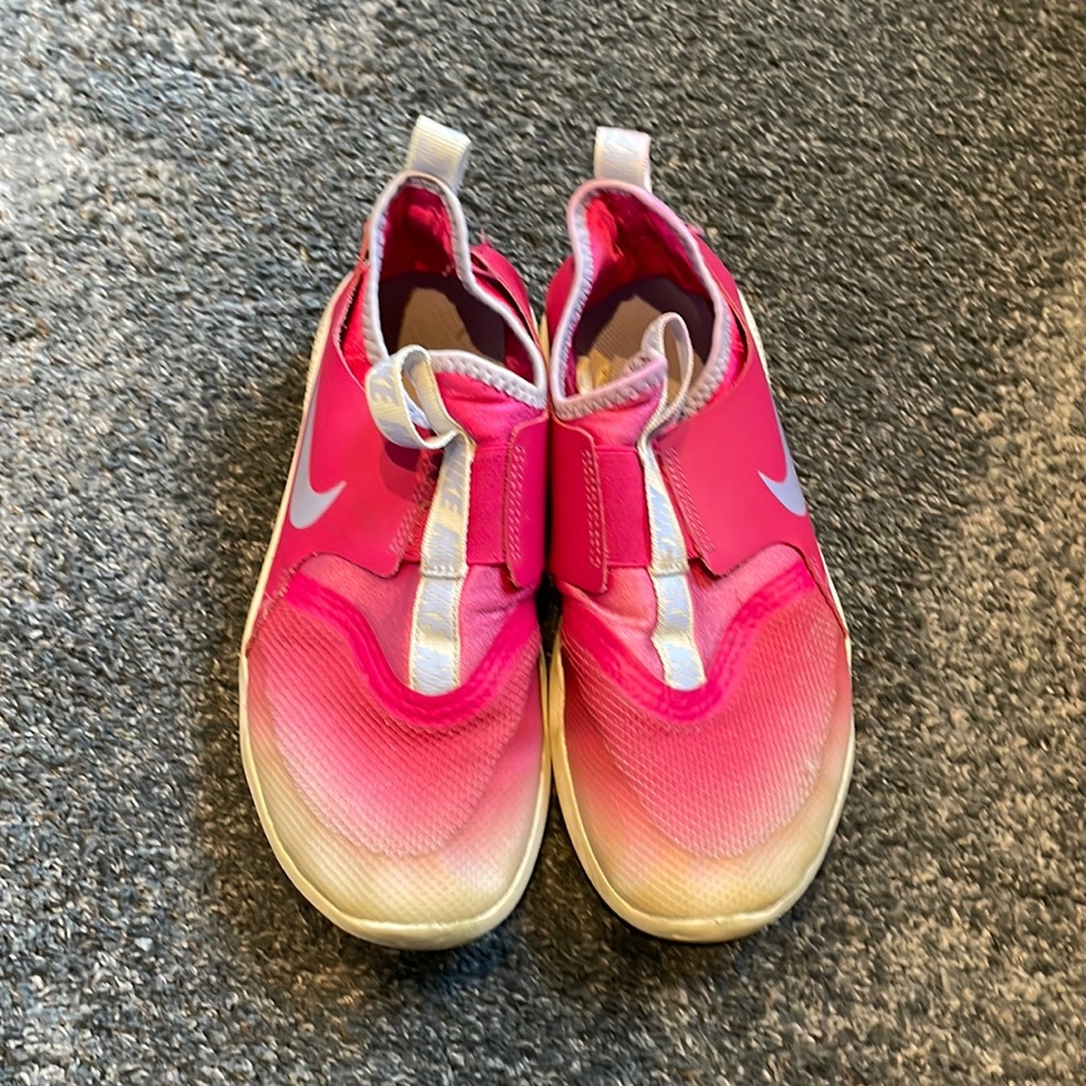 Nike Girls Flexrunner size 3y